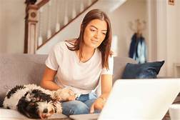How Much Does a Pet Sitter Earn?